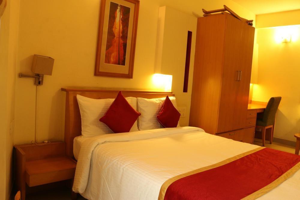 Capital O 333 Hotel Crystal Homes Bangalore Dış mekan fotoğraf