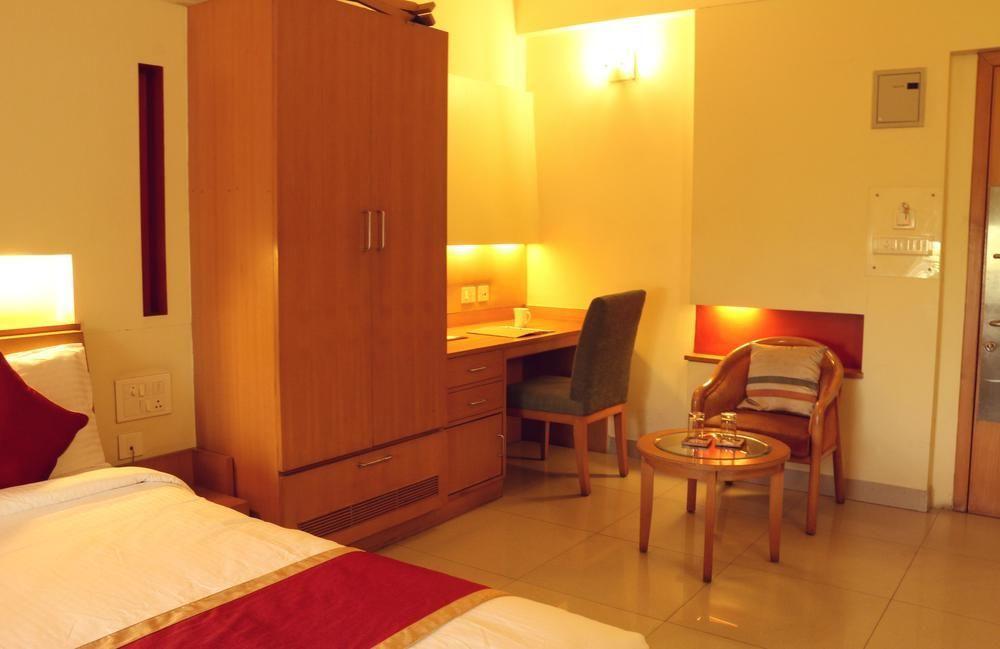 Capital O 333 Hotel Crystal Homes Bangalore Dış mekan fotoğraf
