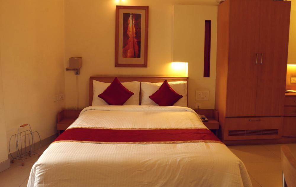 Capital O 333 Hotel Crystal Homes Bangalore Dış mekan fotoğraf